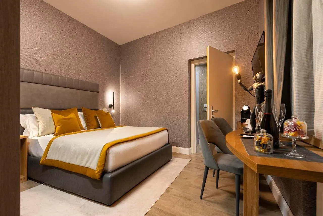 ** Guest house Royal Rooms Corso Rome Italy